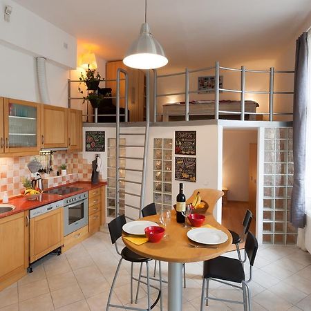Feel At Home Apartment Budapest Esterno foto