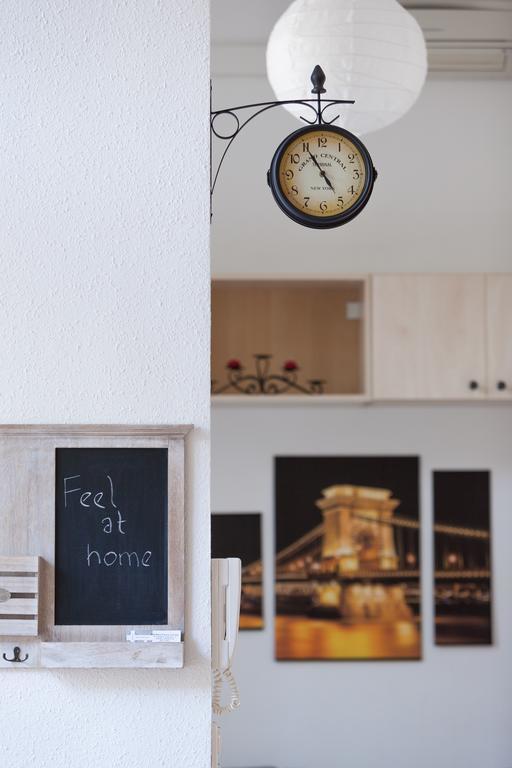 Feel At Home Apartment Budapest Esterno foto