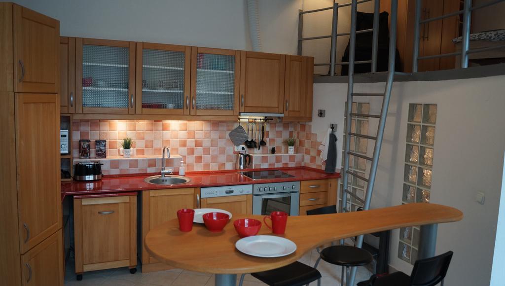 Feel At Home Apartment Budapest Esterno foto