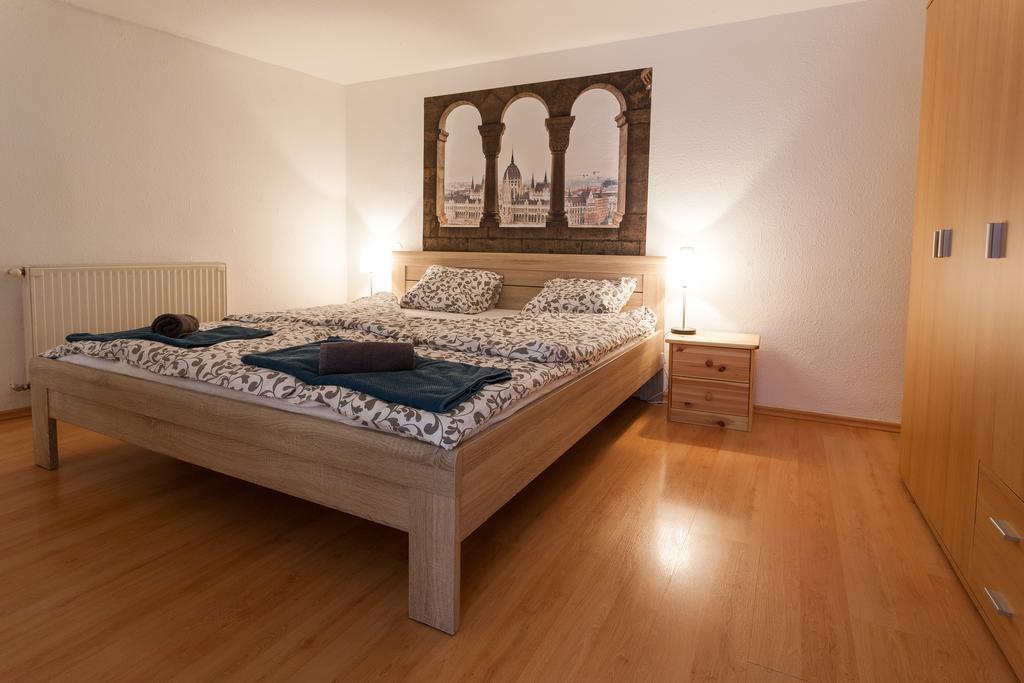 Feel At Home Apartment Budapest Esterno foto